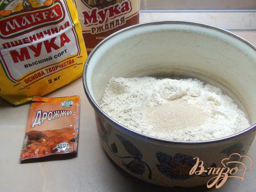Ржаные булочки с грецкими орехами. Ржаные булочки с грецкими орехами.