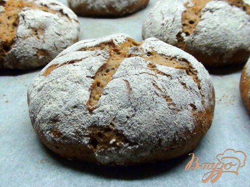 Ржаные булочки с грецкими орехами. Ржаные булочки с грецкими орехами.