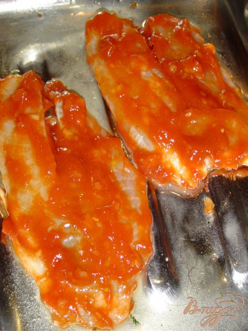 Рыба, запеченная с чесноком и луком Рыба, запеченная с чесноком и луком