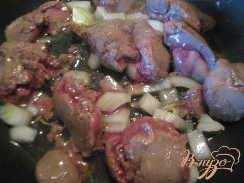 Теплый салат из куриной печени с шампиньонами Теплый салат из куриной печени с шампиньонами