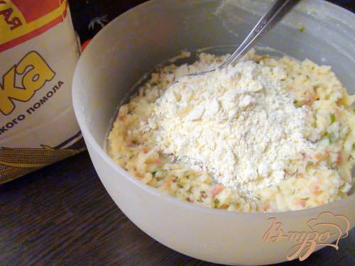 Биточки из пшёнки с беконом и пармезаном. Биточки из пшёнки с беконом и пармезаном.