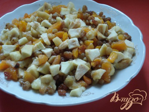 Морковные котлеты с яблоками, курагой и изюмом Морковные котлеты с яблоками, курагой и изюмом