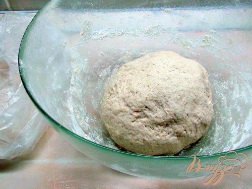 Гречишный хлеб с изюмом и орехами, на яблочной закваске. Гречишный хлеб с изюмом и орехами, на яблочной закваске.