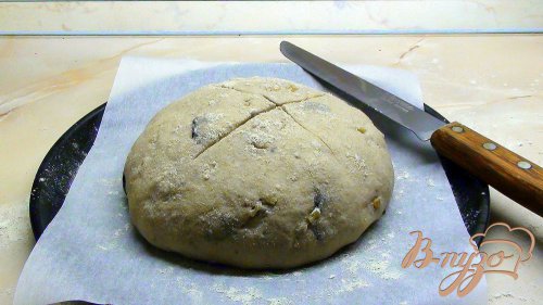 Гречишный хлеб с изюмом и орехами, на яблочной закваске. Гречишный хлеб с изюмом и орехами, на яблочной закваске.