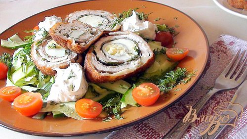 Куриные рулетики с яйцом и шпинатом, плюс масса вариантов подачи. Куриные рулетики с яйцом и шпинатом, плюс масса вариантов подачи.