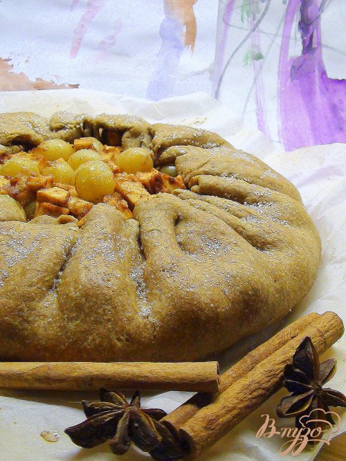 Галета из цельнозерновой муки с фруктовым ассорти и пряностями. Галета из цельнозерновой муки с фруктовым ассорти и пряностями.
