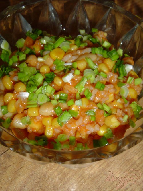 Салат с рисом, фасолью и кукурузой Салат с рисом, фасолью и кукурузой