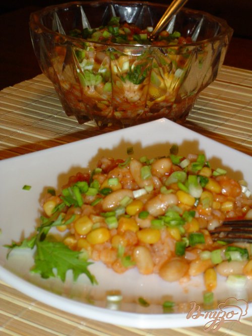 Салат с рисом, фасолью и кукурузой Салат с рисом, фасолью и кукурузой