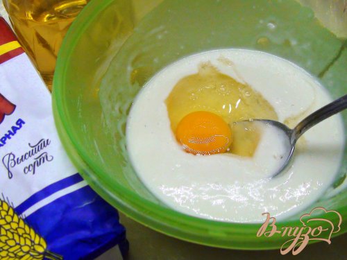 Пышные оладушки из манки на сыворотке. Пышные оладушки из манки на сыворотке.