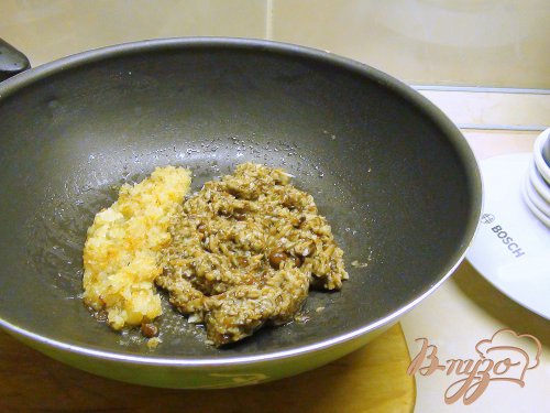 Профитроли из ржаной муки с грибной начинкой. Профитроли из ржаной муки с грибной начинкой.