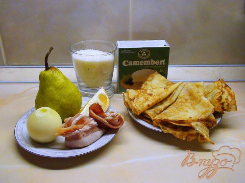 Блины с грушами, карамельным луком и беконом. Блины с грушами, карамельным луком и беконом.