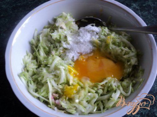 Рулет из кабачков с грибами и сыром. Рулет из кабачков с грибами и сыром.