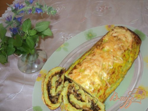 Рулет из кабачков с грибами и сыром. Рулет из кабачков с грибами и сыром.