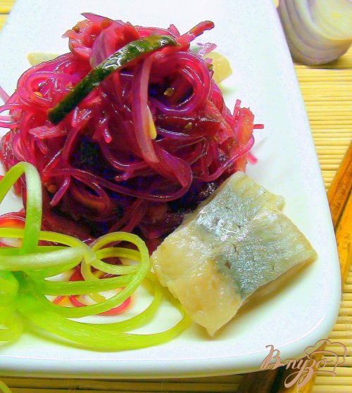 Фунчоза с печёной свёклой и яичными блинчиками. Фунчоза с печёной свёклой и яичными блинчиками.