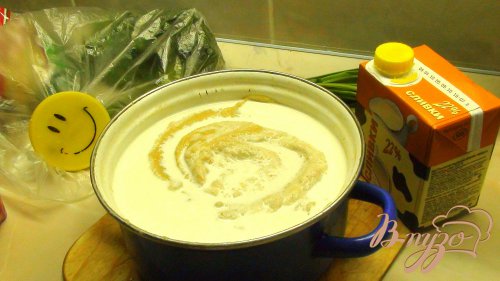 Суп пюре из чечевицы с копчёной сёмгой, зелёным луком и сухариками. Суп пюре из чечевицы с копчёной сёмгой, зелёным луком и сухариками.