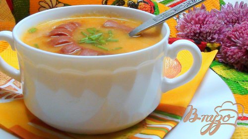 Густой супчик с фасолью и печёными сосисками. Густой супчик с фасолью и печёными сосисками.