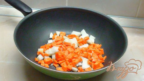 Густой супчик с фасолью и печёными сосисками. Густой супчик с фасолью и печёными сосисками.