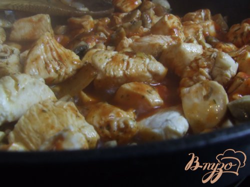 Гуляш с курицей и грибами Гуляш с курицей и грибами