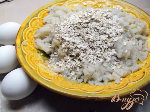 Рыбные котлеты из трески с геркулесом и варёным яйцом. Рыбные котлеты из трески с геркулесом и варёным яйцом.