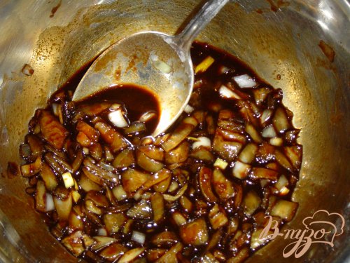 Жареные кабачки с чесноком и соевым соусом Жареные кабачки с чесноком и соевым соусом