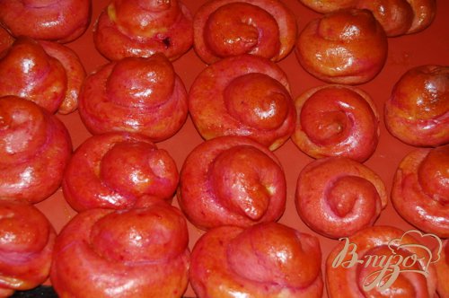 Нежные розовые булочки с заварным кремом Нежные розовые булочки с заварным кремом