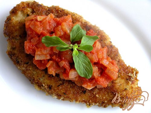 Курица "Миланезе" с томатным соусом Курица "Миланезе" с томатным соусом