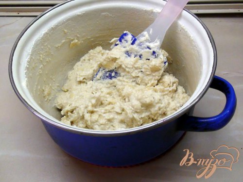 Ореховые пирожные "brutti ma buoni". Ореховые пирожные "brutti ma buoni".