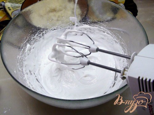 Ореховые пирожные "brutti ma buoni". Ореховые пирожные "brutti ma buoni".