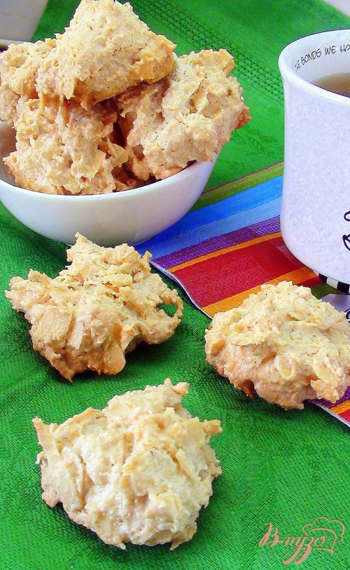Ореховые пирожные "brutti ma buoni". Ореховые пирожные "brutti ma buoni".