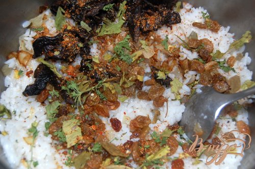 Курица с сухофруктами в лимонно-медовой глазури Курица с сухофруктами в лимонно-медовой глазури