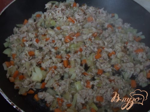 Блинный пирог с курицей и луком Блинный пирог с курицей и луком