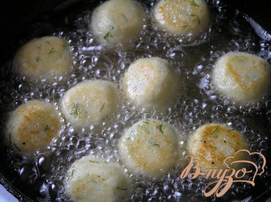 Творожные шарики с сыром и зеленью Творожные шарики с сыром и зеленью