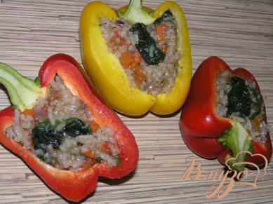 Фаршированные перцы с рисом и шпинатом Фаршированные перцы с рисом и шпинатом