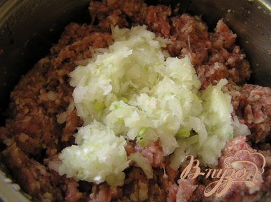 Мясной рулет с сыром и зеленью Мясной рулет с сыром и зеленью