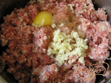 Мясной рулет с сыром и зеленью Мясной рулет с сыром и зеленью