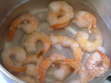 Роллы с тунцом и креветками Роллы с тунцом и креветками