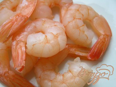 Фунчоза с креветками и зеленым горошком Фунчоза с креветками и зеленым горошком