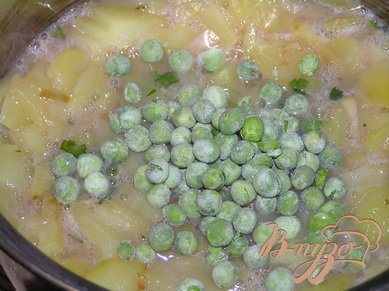Тортилья с луком, чесноком и зеленым горошком Тортилья с луком, чесноком и зеленым горошком