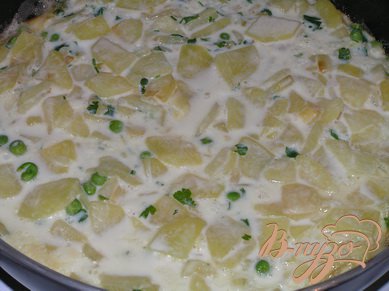 Тортилья с луком, чесноком и зеленым горошком Тортилья с луком, чесноком и зеленым горошком