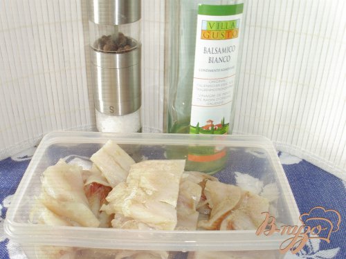 Рыбка, тушенная в пиве, с лимоном и изюмом Рыбка, тушенная в пиве, с лимоном и изюмом