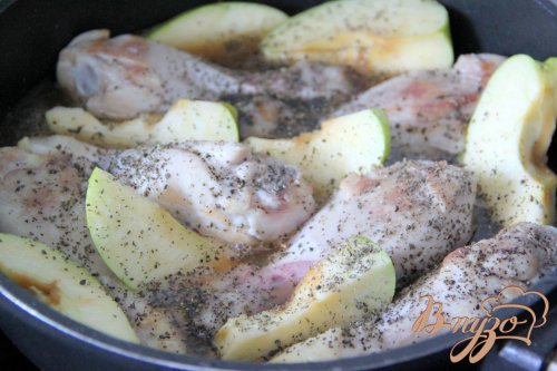 Куриные голени в яблоках Куриные голени в яблоках