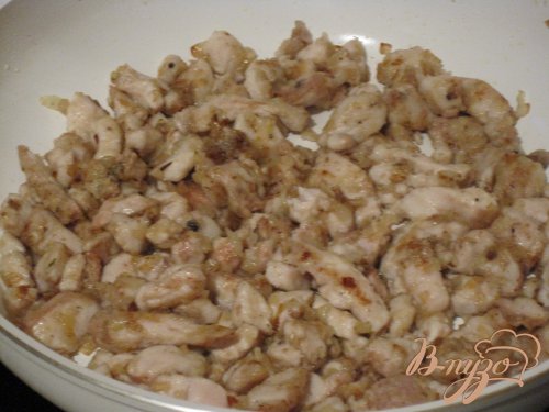 Грудка со сливочным соусом с рисом. Грудка со сливочным соусом с рисом.