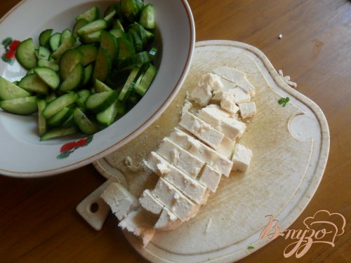 Салат с красной рыбой и сыром. Салат с красной рыбой и сыром.