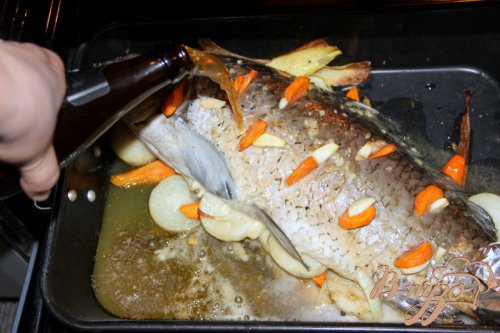 Карп, запечённый с овощами, в пиве Карп, запечённый с овощами, в пиве