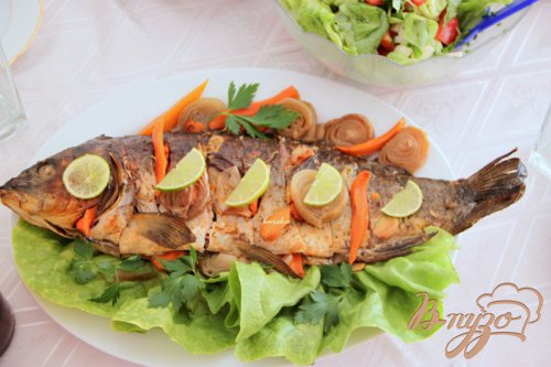 Карп, запечённый с овощами, в пиве Карп, запечённый с овощами, в пиве