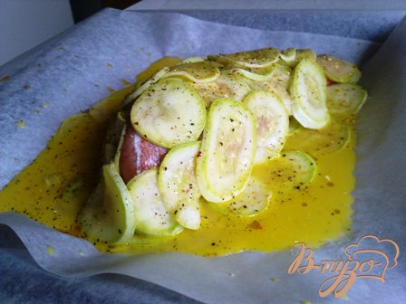 Морской окунь, запеченный с цуккини в апельсиновом соусе Морской окунь, запеченный с цуккини в апельсиновом соусе