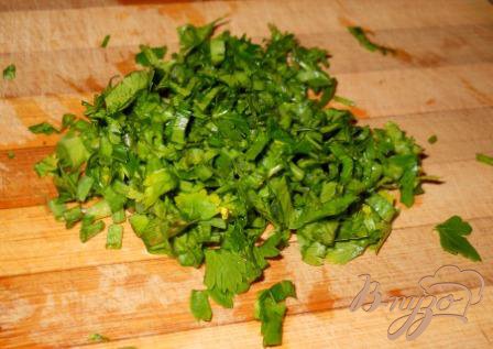 Салат с айсбергом помидорами и тунцом Салат с айсбергом помидорами и тунцом