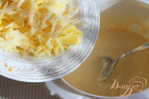 Рассыпчатый яблочно-творожный пирог с орехами Рассыпчатый яблочно-творожный пирог с орехами