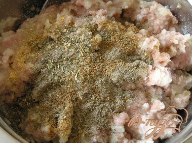 Пряные котлетки с сушеными травами и чесноком Пряные котлетки с сушеными травами и чесноком