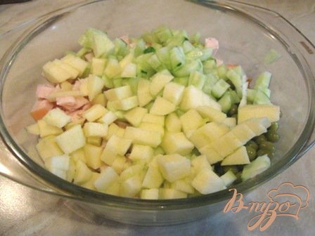 Салат с копченой куриной грудкой "Чешский" Салат с копченой куриной грудкой "Чешский"